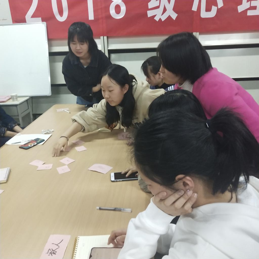 每人写一种动物,就形成一个“小小动物园”了